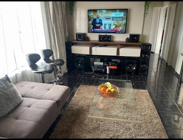 3 BEDROOM HOUSE FOR SALE IN MEREDALE